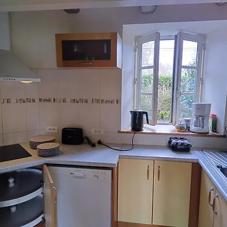 Petite Maison A Cote De La Foret De Rennes
